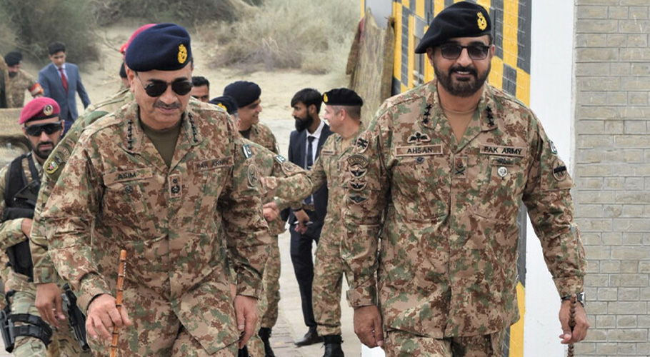 Image d'illustration pour: Field Marshal Asim Munir visits Multan Garrison, reviews operational readiness