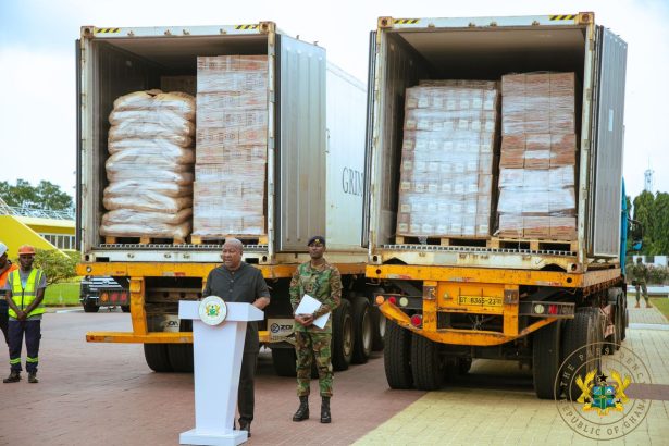 Image d'illustration pour: Ghana Sends Sweet Solidarity to Gaza with 40-Tonne Cocoa Donation