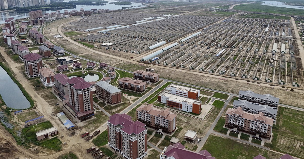 Image d'illustration pour: N. Korea's Kim orders freight station construction near China border