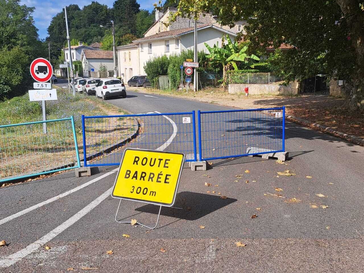 Image d'illustration pour: "On est pris en otage" : en Gironde, des travaux de voirie ravivent un vieux conflit entre deux communes