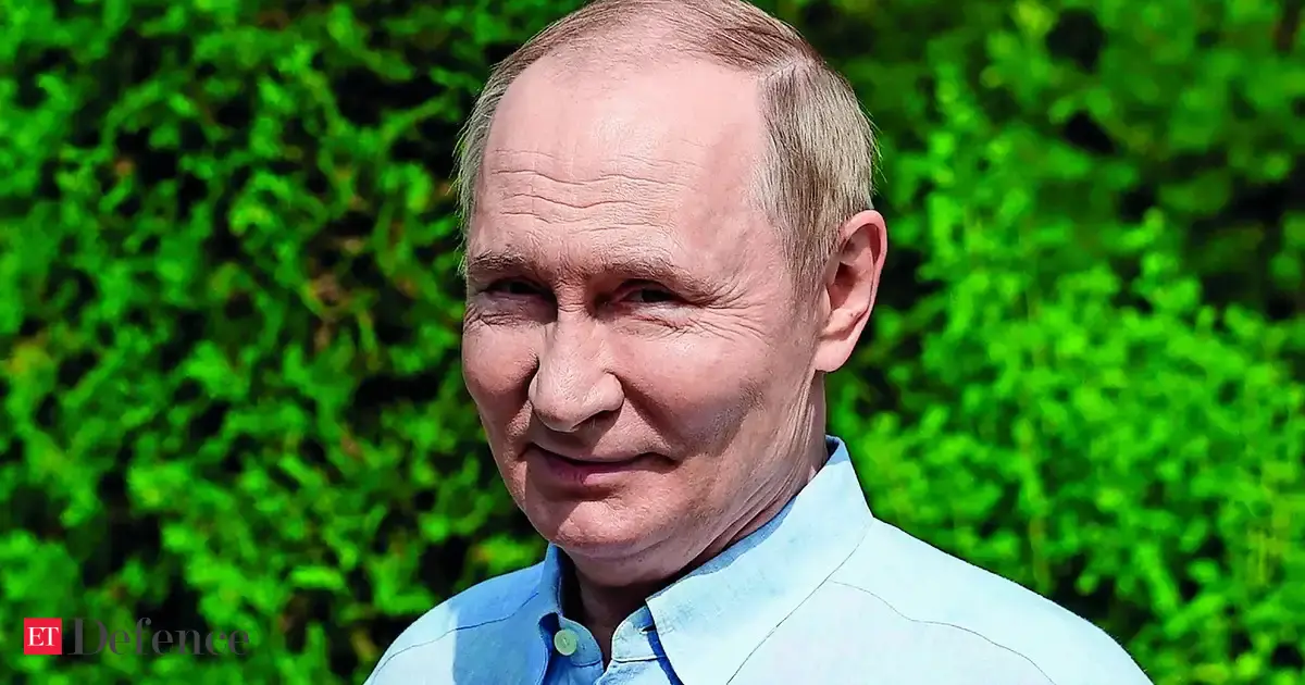 Image d'illustration pour: US, Europe see Putin reining in Russia's unruly hybrid war