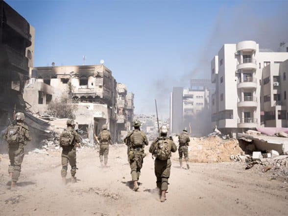Image d'illustration pour: World News | IDF Hits 130 Hamas Sites, Expands Tunnel Hunt Across Gaza: Report | LatestLY