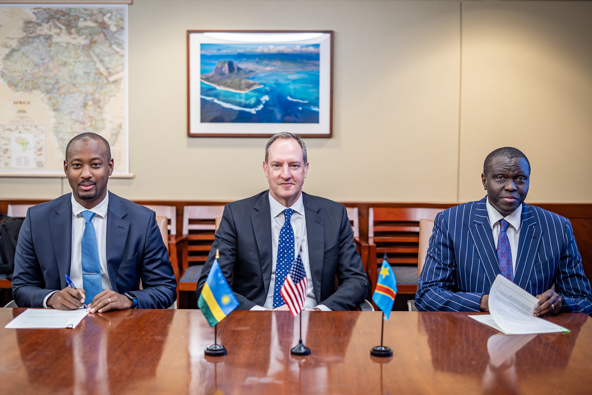 Image d'illustration pour: Rwanda, DR Congo Plan to Share Tourism Revenue