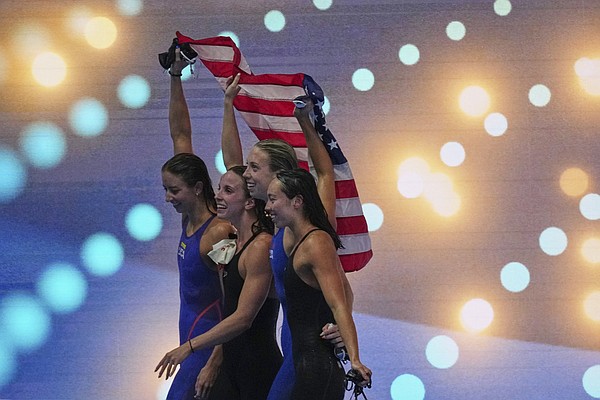 Image d'illustration pour: Americans finish strong with a relay record at swim worlds | Chattanooga Times Free Press