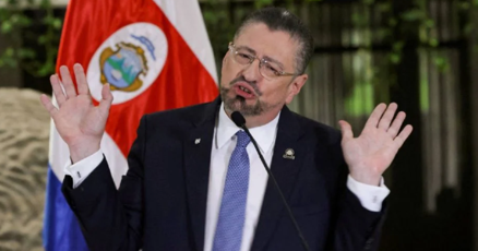 Image d'illustration pour: Renuncian siete altos funcionarios en Costa Rica de cara a comisios electorales en 2026