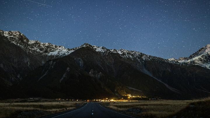 Image d'illustration pour: New Zealand to Charge Foreign Tourists Visiting Popular Nature Destinations
