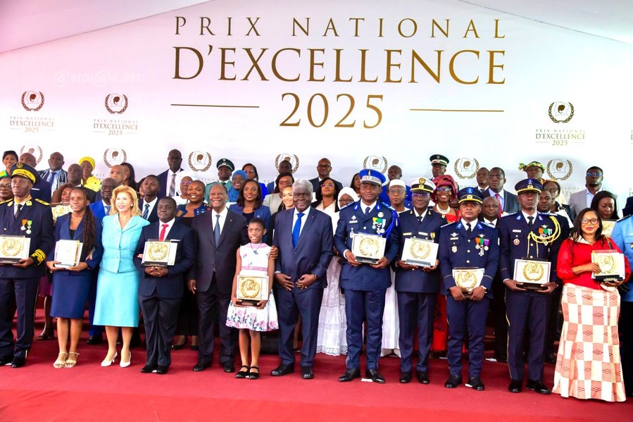 Image d'illustration pour: Prix national d'Excellence édition 2025 : 74 lauréats dont 40 personnes physiques et 34 personnes morales, distingués en présence du Président Alassane Ouattara - Abidjan.net News