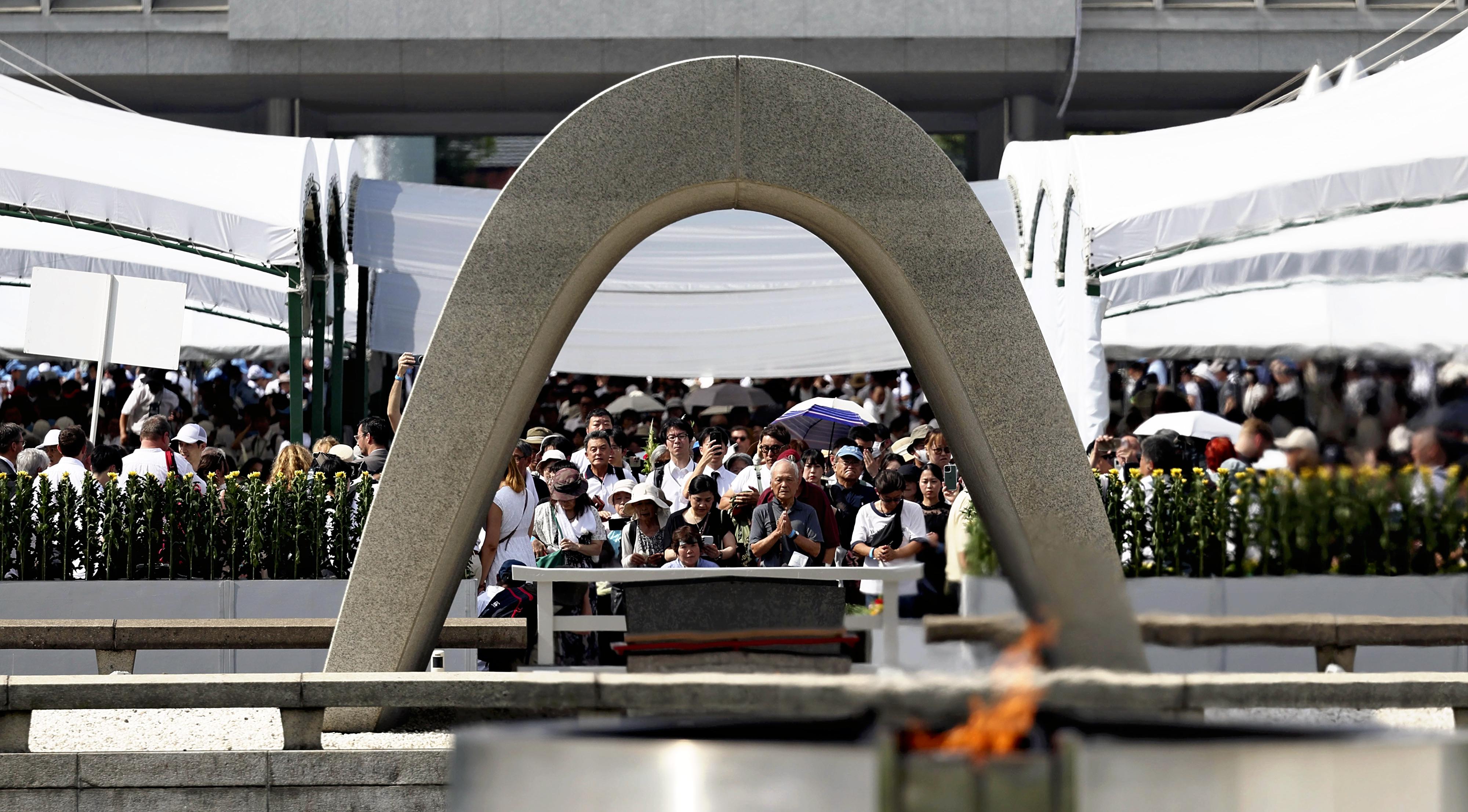 Image d'illustration pour: Hiroshima Marks 80th Anniversary of Atomic Bombing; About 55,000 People Attend Ceremony in Peace Memorial Park