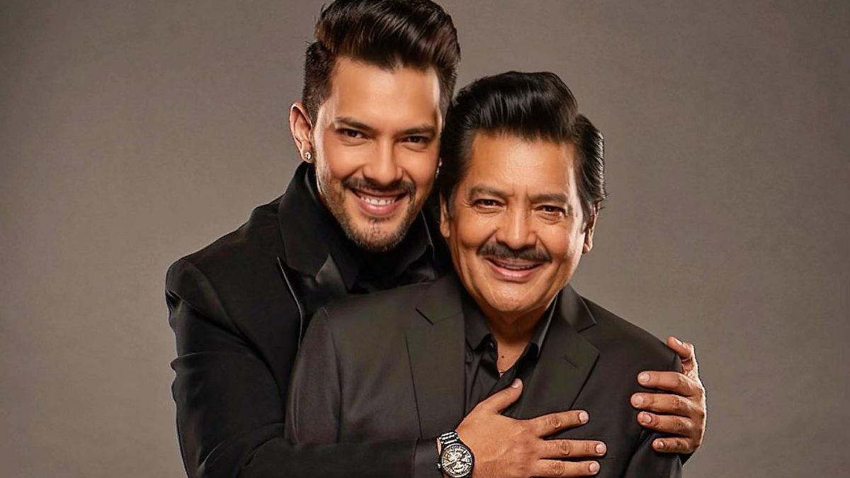 Image d'illustration pour: Singer Aditya Narayan Turns 38, Credits His Father Udit Narayan For His Success News24 -