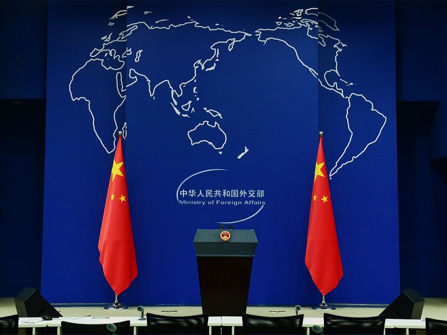 Image d'illustration pour: China expresses concern over "third party" presence in South China Sea after India-Philippines joint exercise