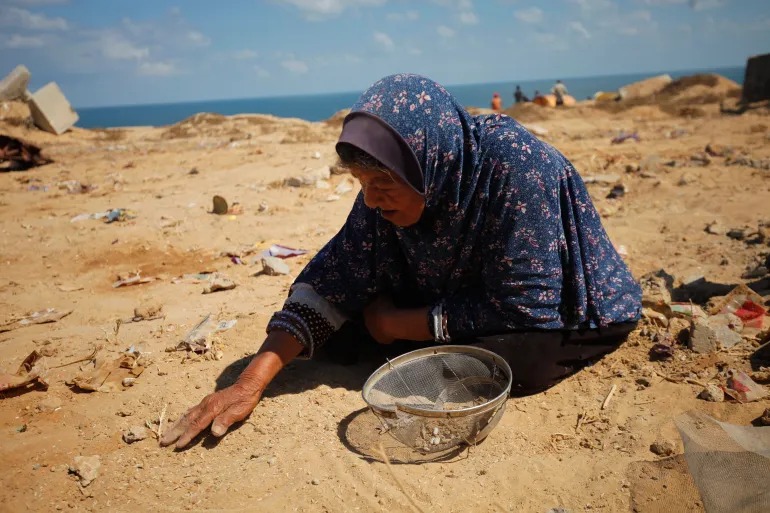 Image d'illustration pour: Moroccan Medical Aid Reaches Gaza Amid Ongoing Starvation Crisis