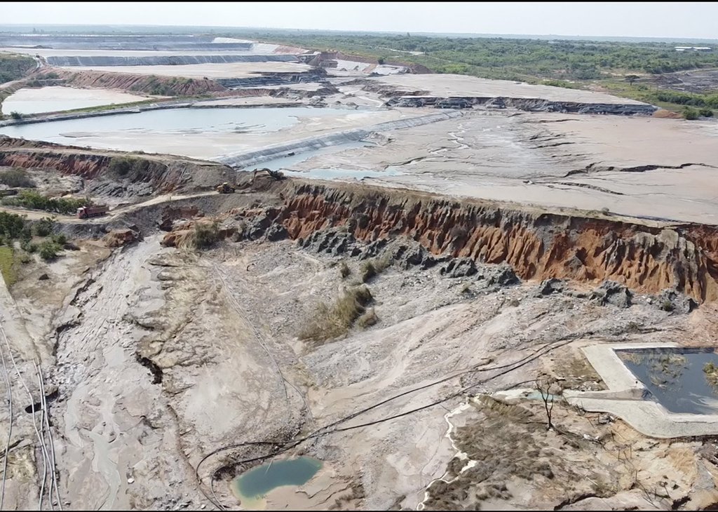 Image d'illustration pour: 6 months after toxic mine spill in northern Zambia, US Embassy orders personnel out of the area