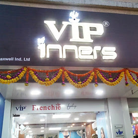 Image d'illustration pour: VIP Clothing's Q1 net profit falls over 8.2 pc to Rs 2.22 crore