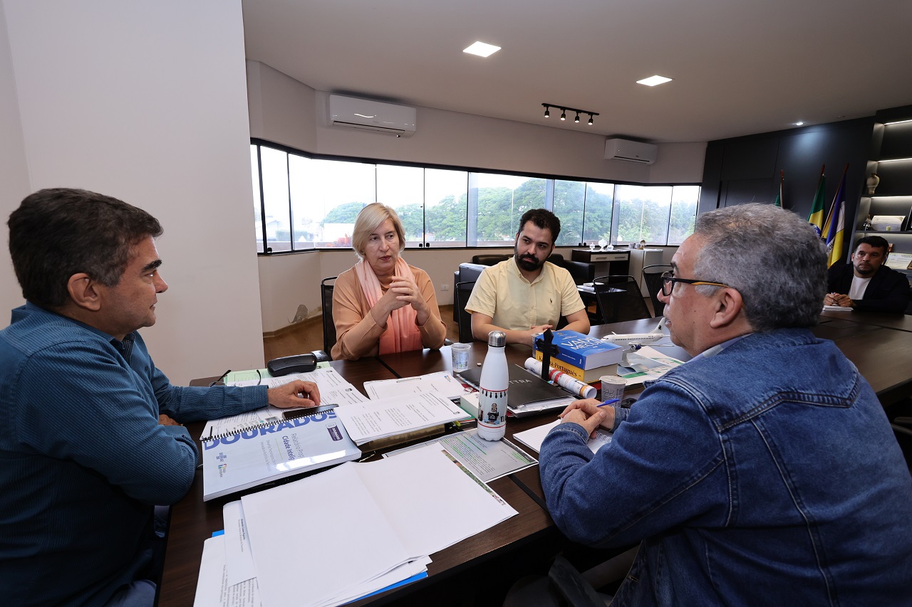 Image d'illustration pour: DOURADOS: Prefeitura fortalece parceria com o estado para ampliar políticas habitacionais - Boca do Povo News