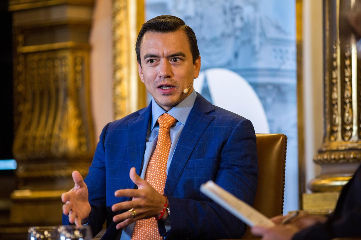 Image d'illustration pour: Noboa propone consulta sobre presencia de bases militares...