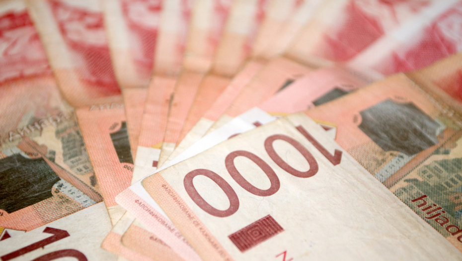 Image d'illustration pour: Ove mlade u Srbiji čeka još 100 miliona dinara: Ovo su uslovi - Alo.rs