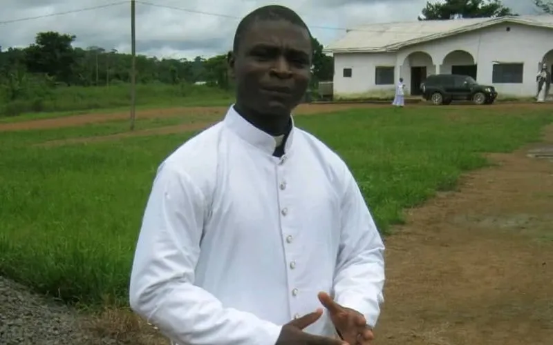 Image d'illustration pour: Cameroonian priest remembered as 'hero' after drowning death