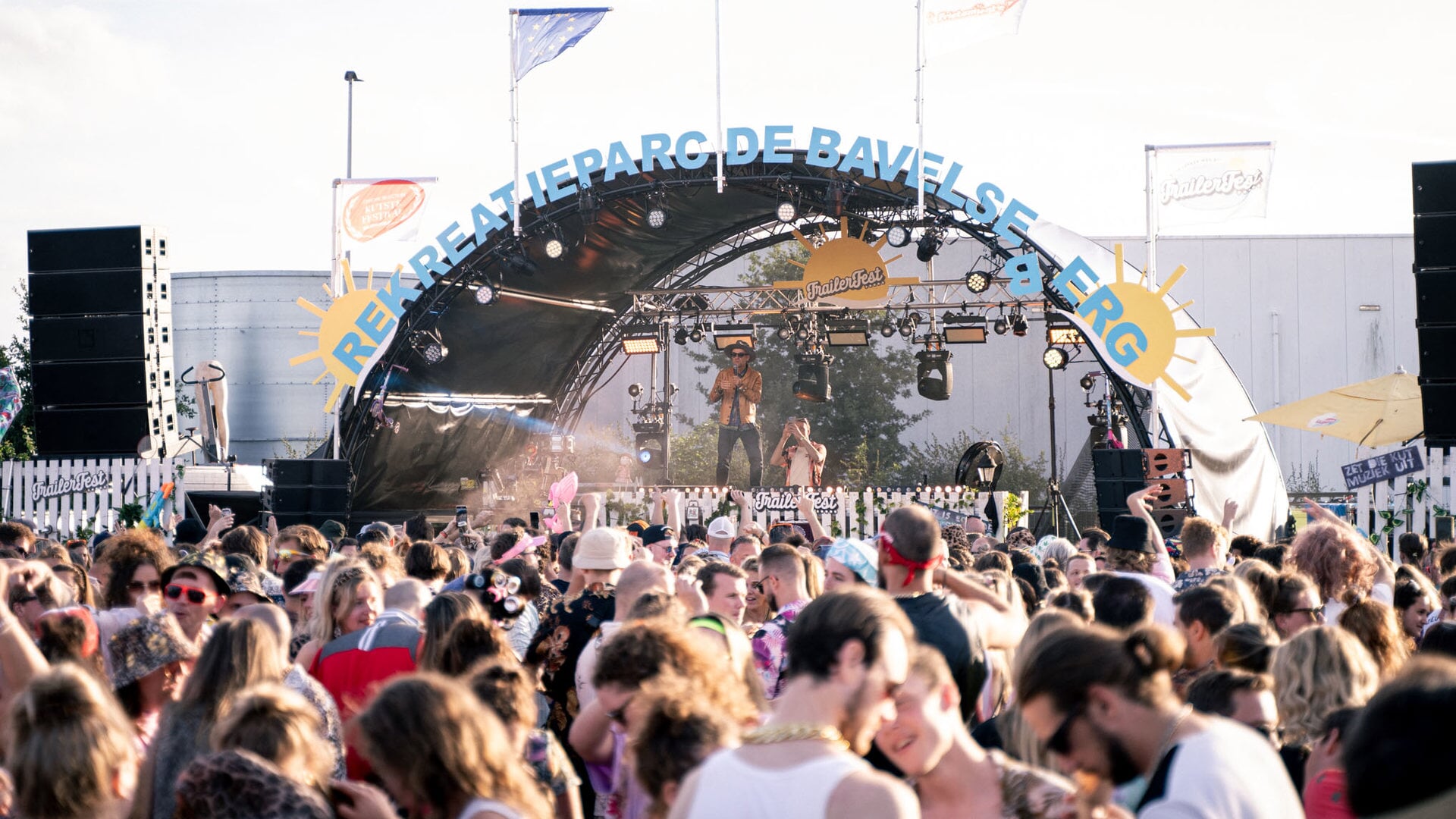 Image d'illustration pour: Trailerfest belooft artiesten 'zonder talent' en 'vies vreten' op zevende editie