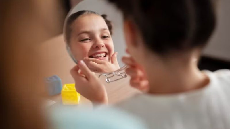 Image d'illustration pour: Alerta sobre tendência perigosa entre adolescentes que pode levar à perda de dentes