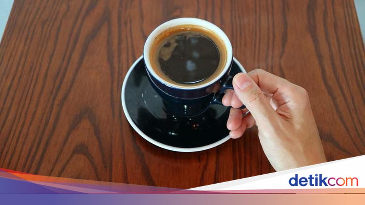 Image d'illustration pour: Harus Minum Kopi Berapa Gelas Sehari Biar Tak Mati Muda karena Sakit Jantung?