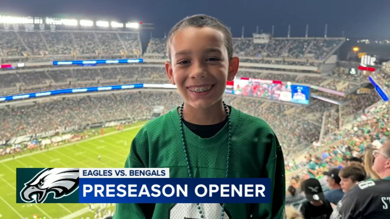 Image d'illustration pour: Philadelphia Eagles fans share emotional journeys to the Linc as preseason begins