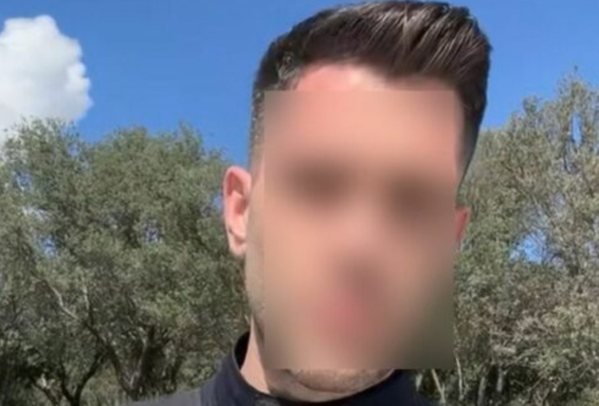 Image d'illustration pour: Απολογείται σήμερα ο πρώην αστυνομικός TikToker για την υπόθεση ναρκωτικών