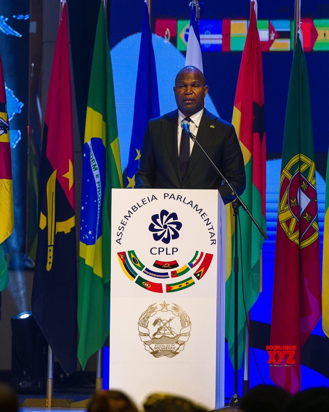 Image d'illustration pour: Mozambican President urges youth-led action for sustainable development