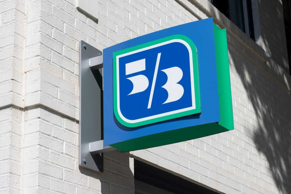 Image d'illustration pour: What Are Wall Street Analysts' Target Price for Fifth Third Bancorp Stock?