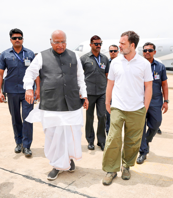 Image d'illustration pour: खड़गे, राहुल-प्रियंका गांधी खड़गे समेत कांग्रेस नेताओं ने देशवासियों को दी रक्षाबंधन की शुभकामनाएं