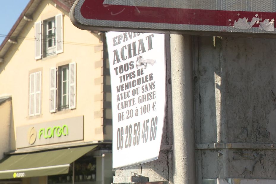 Image d'illustration pour: Tarif attractif, pratique illégale...C'est quoi ces affiches qui proposent de vous débarrasser de votre voiture à prix cassé ?
