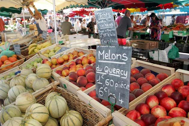Image d'illustration pour: Canicule : quels sont les aliments à privilégier et à éviter pendant les périodes de fortes chaleurs ?