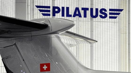 Image d'illustration pour: Schweizer Flugzeughersteller setzt US-Lieferungen aufgrund von Zöllen aus