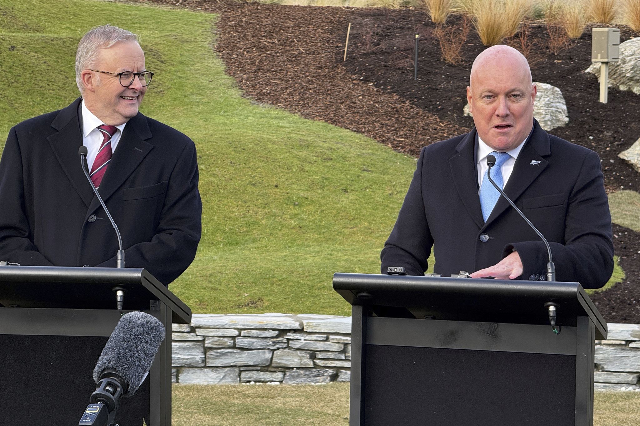 Image d'illustration pour: New Zealand and Australia seek closer military ties following Chinese live-fire naval exercise