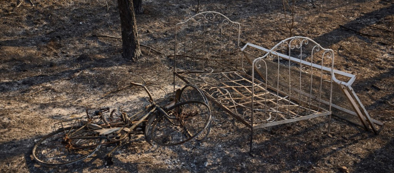 Image d'illustration pour: Incendie dans l'Aude : pour les sinistrés, un retour marqué par la peur et l'inquiétude