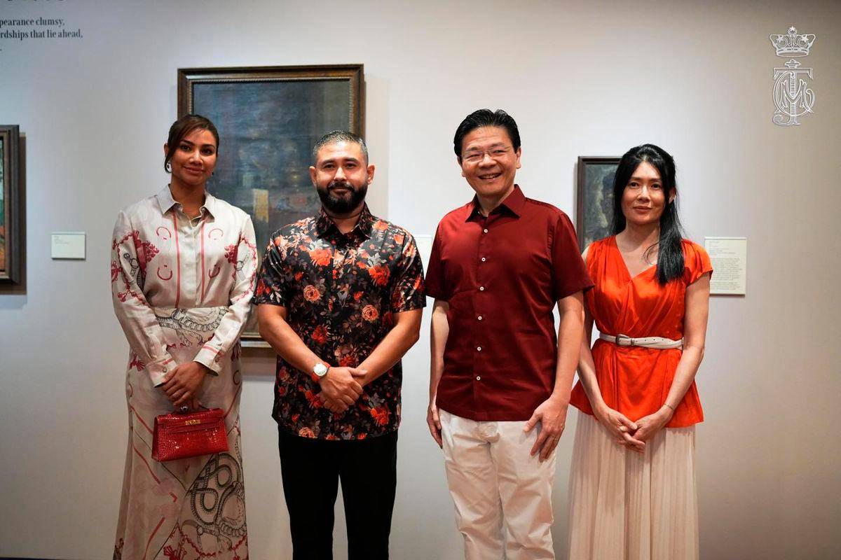 Image d'illustration pour: Johor Regent and Ahmad Zahid attend Singapore National Day Parade 2025