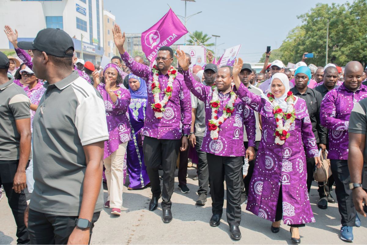 Image d'illustration pour: Mpina, Othman land in Zanzibar with pledge to restore dignity, share wealth