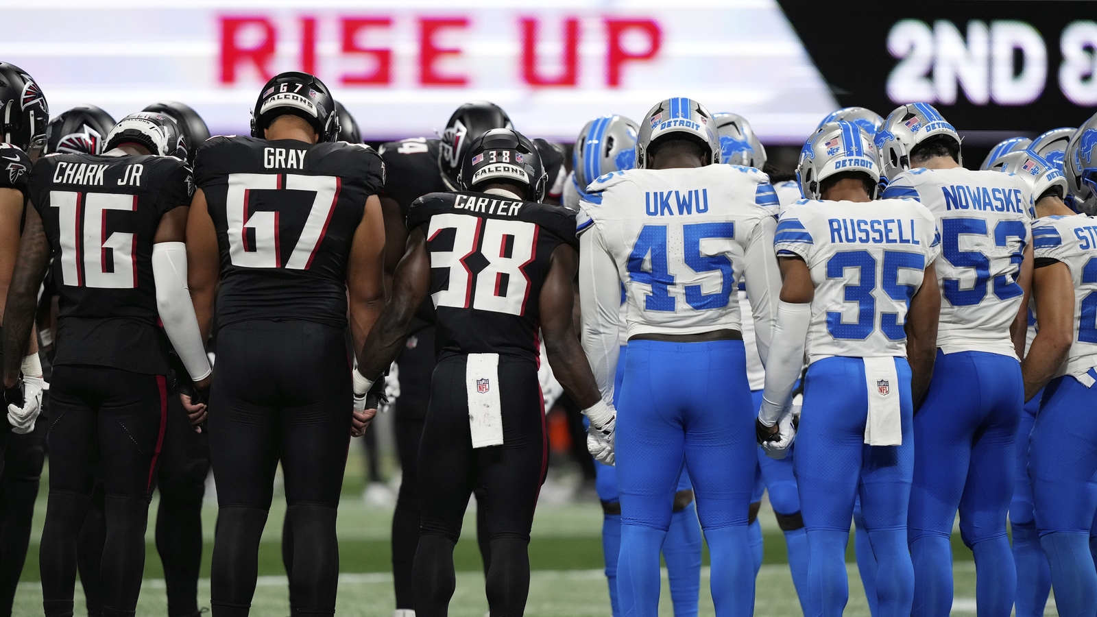 Image d'illustration pour: Lions' Morice Norris shares good news after he was taken off field in ambulance