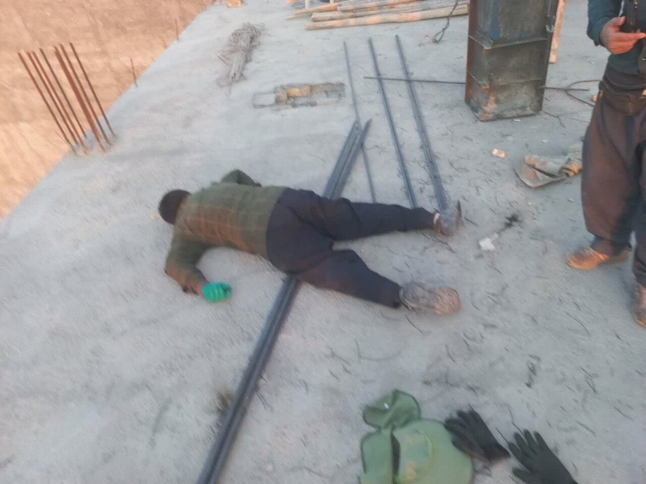 Image d'illustration pour: سارق کابل برق در کاشان حین سرقت دچار برق‌گرفتگی شد