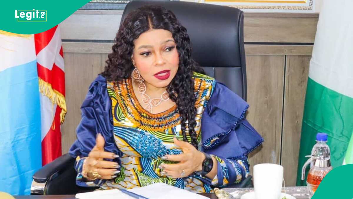 Image d'illustration pour: Reserved seats for women: APC nat'l women leader makes key demand, sends message to Tinubu, others