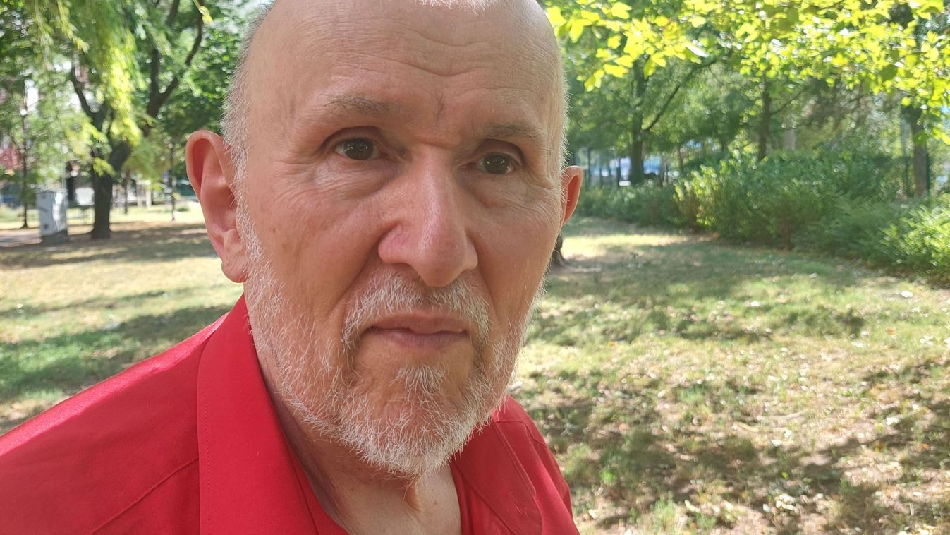 Image d'illustration pour: Szívében Szőny és a Bakonyalja is ott dobog: Prima lehet a hangok varázslója, Dukay Barnabás