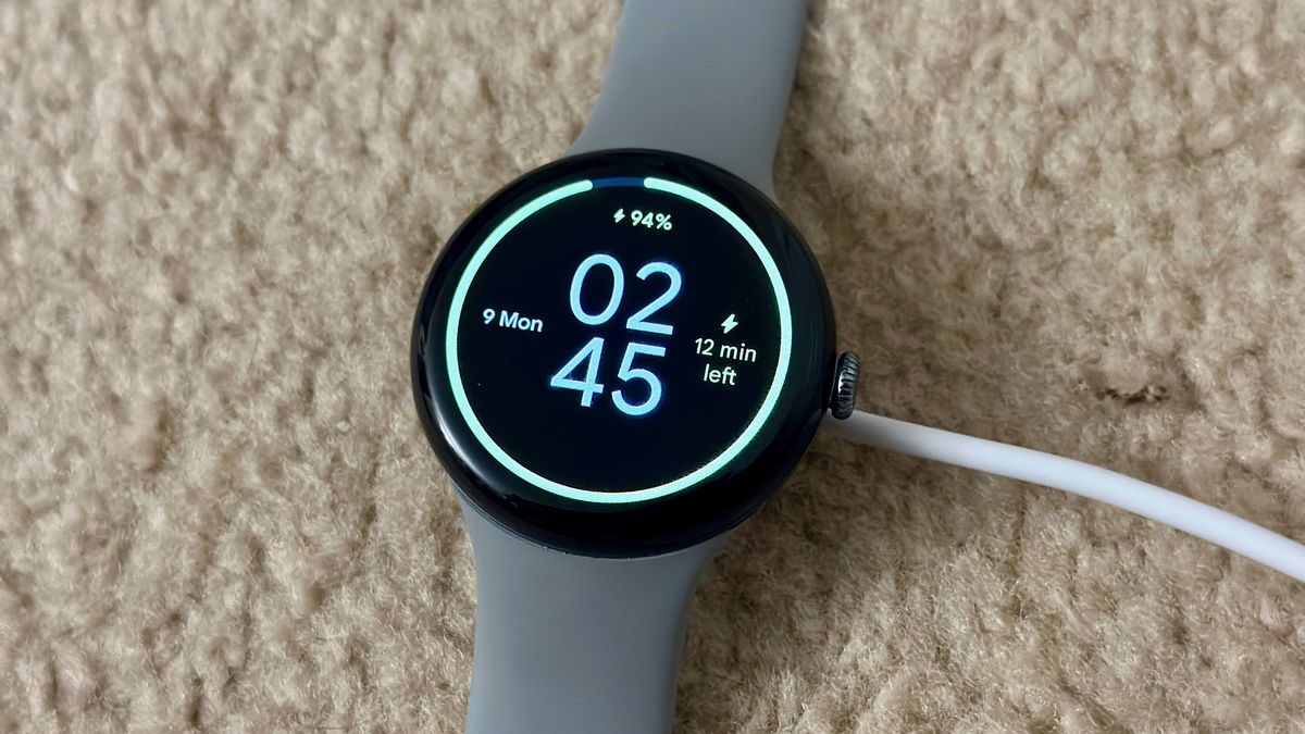 Image d'illustration pour: New Pixel Watch 4 leak reveals clearer shots of its upgraded sensors and charging setup