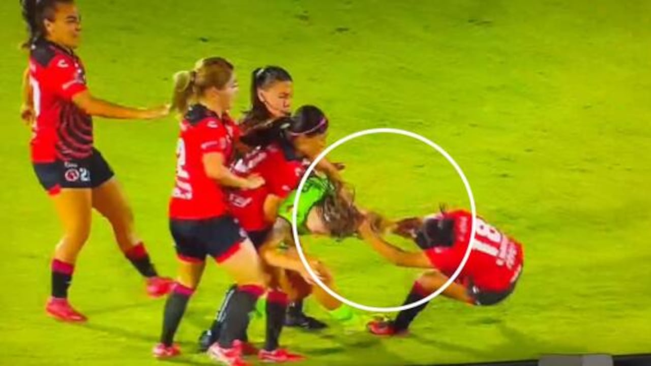Image d'illustration pour: Video: Bochornosa pelea fue protagonizada por jugadoras de futbol en pleno partido