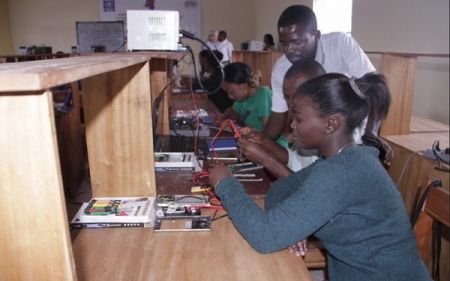 Image d'illustration pour: RDC : l'UNESCO mise sur les filières d'avenir pour stimuler l'emploi des jeunes