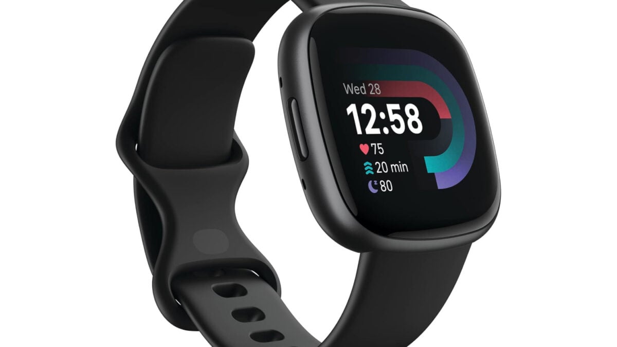 Image d'illustration pour: Fitbit Versa 4 Fitness Smartwatch Restocked as a Flash Offer, Feels Like Black Friday in August
