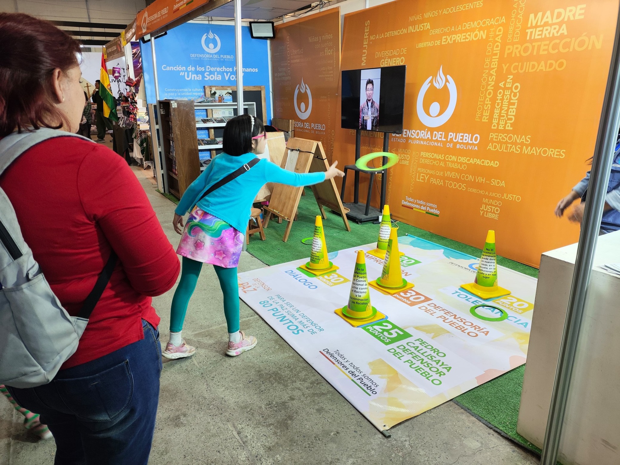 Image d'illustration pour: DEFENSORÍA DEL PUEBLO CIERRA CON ÉXITO SU PARTICIPACIÓN EN LA 29° FERIA INTERNACIONAL DEL LIBRO TRAS CUMPLIR UNA INTENSA AGENDA EN DD.HH.