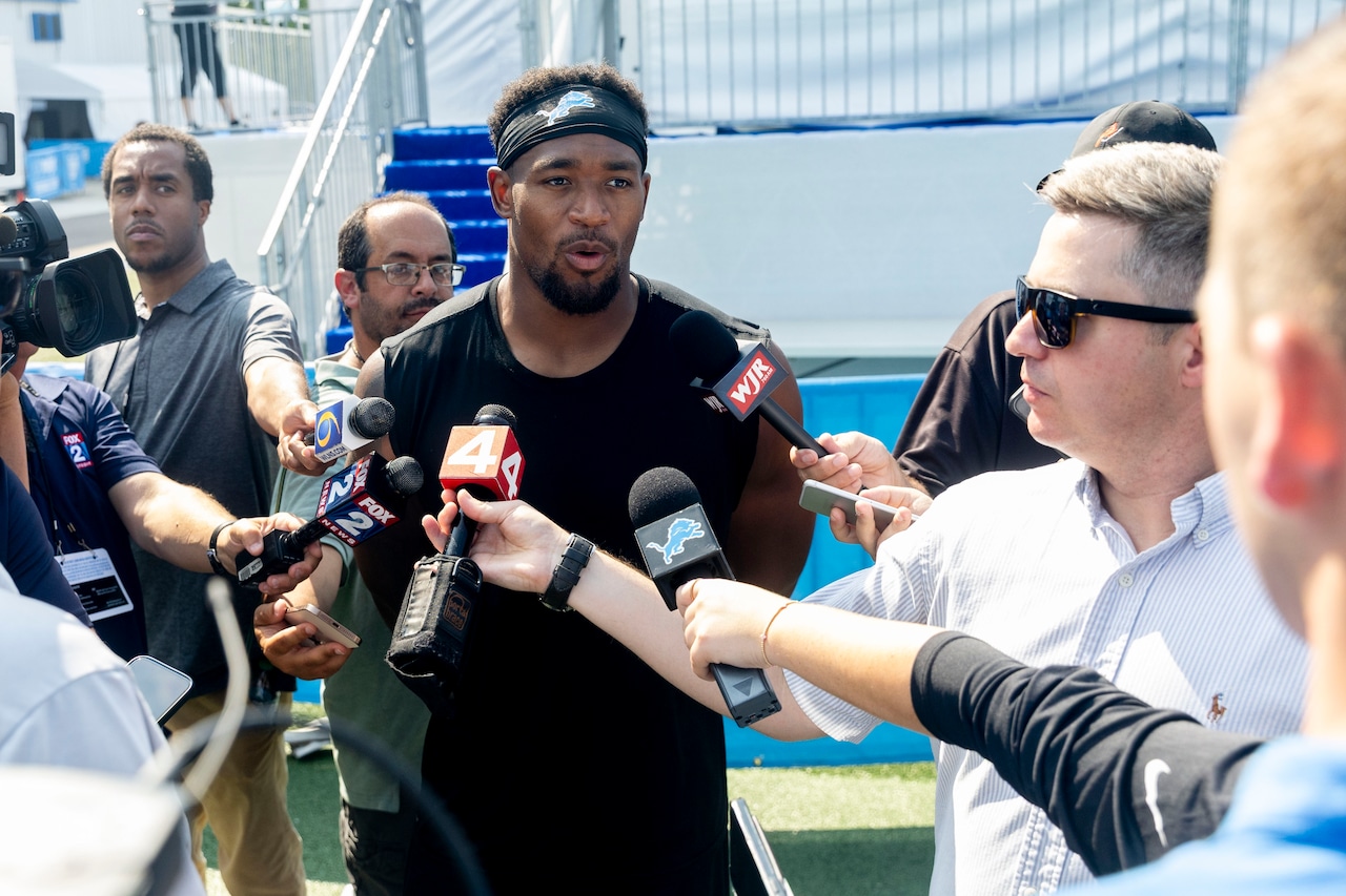 Image d'illustration pour: After injury, Lions LB sees Dolphins joint practices as personal test