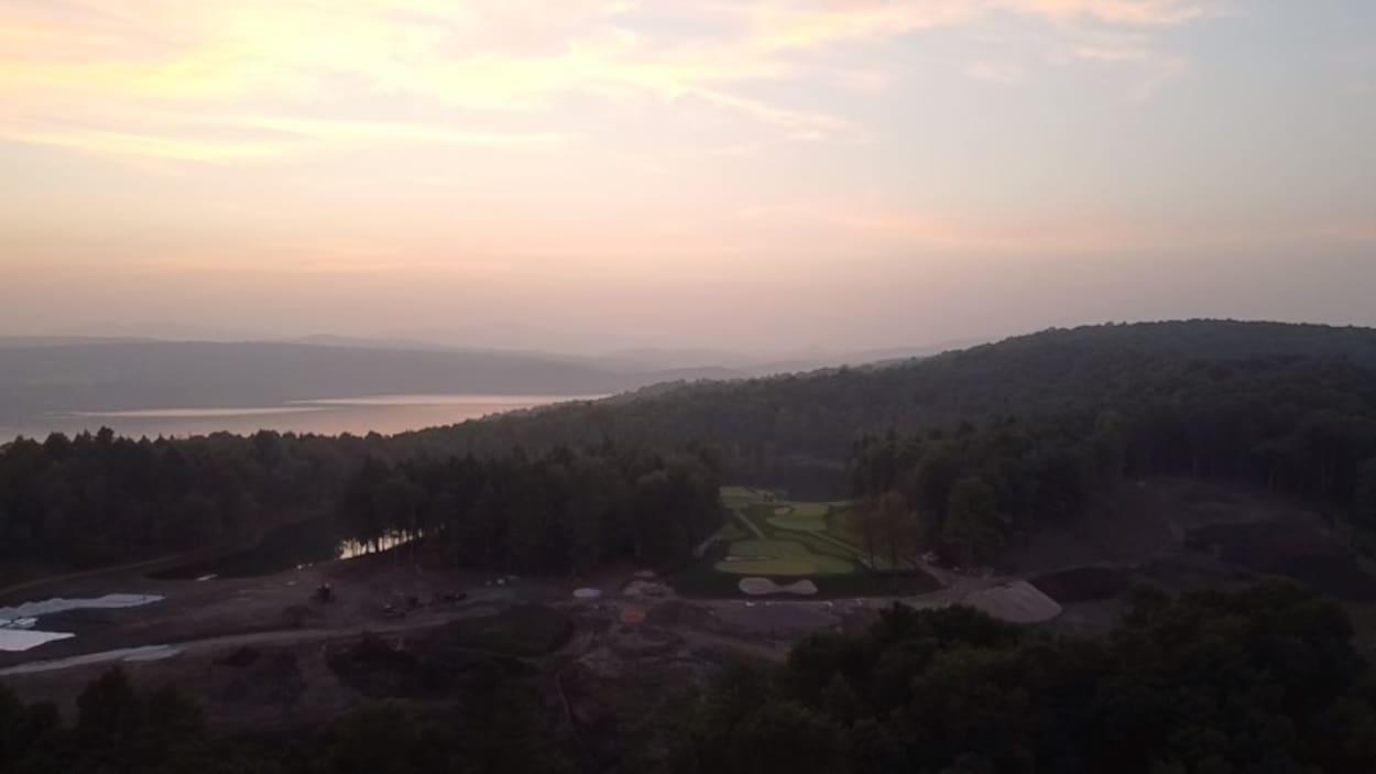 Image d'illustration pour: La CPTAQ force l'arrêt des travaux d'un golf privé à Austin
