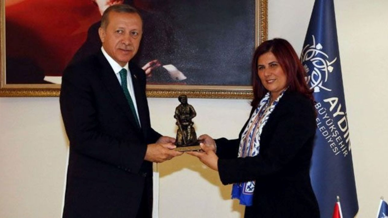 Image d'illustration pour: Aydın'da siyasi deprem! Özlem Çerçioğlu ve 3 CHP'li başkan AK Parti'ye mi geçiyor?