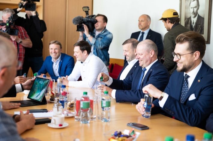 Image d'illustration pour: Demokratai sako nebegalintys dirbti su "Nemuno aušra" | Naujiena | BNS.lt