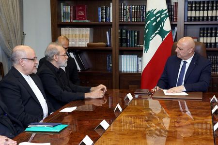 Image d'illustration pour: レバノンで武装集団の活動禁止と大統領、ヒズボラ支援するイランに通告